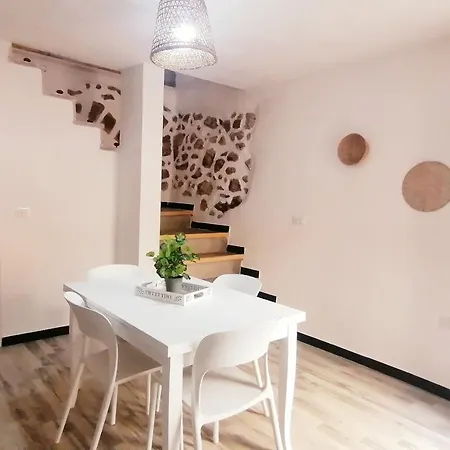 Duomodue Con Terrazza Vista Mare 펜션 *